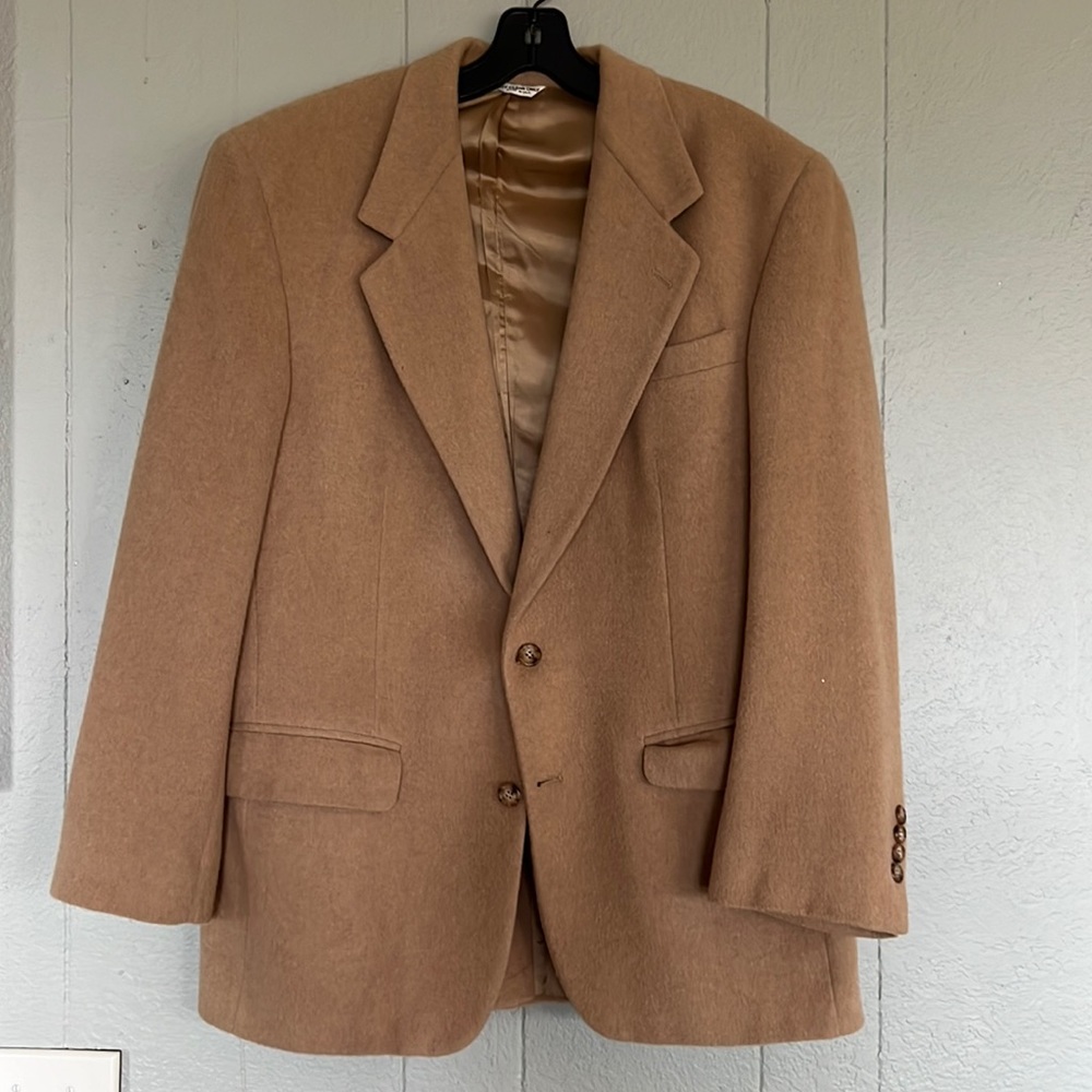 Bill Blass vintage jacket size L in great condition 100% camel hair